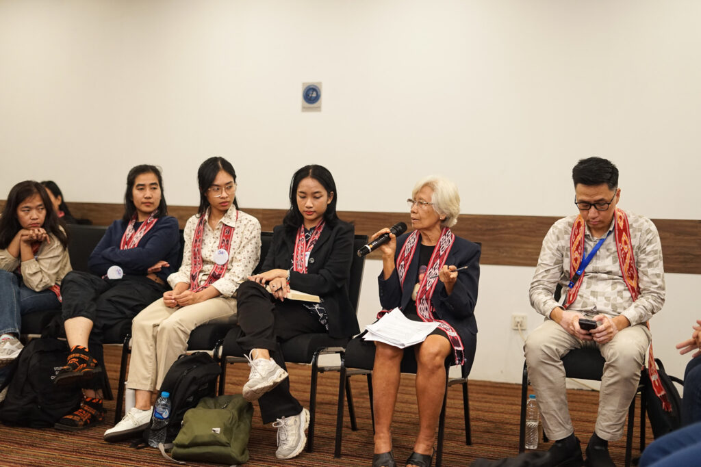 Bu Sumarsih dalam diskusi Temu Nasional Bantuan Hukum Struktural
