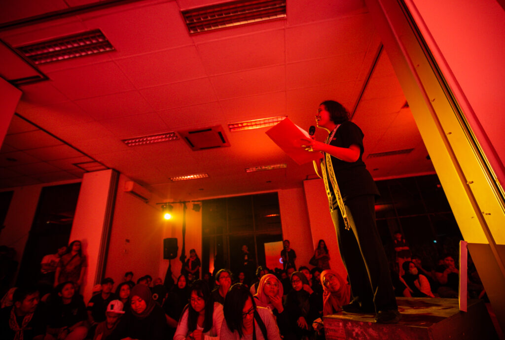 Titik Api_Performance-121