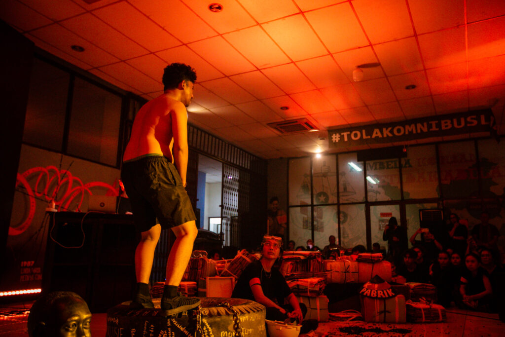 Titik Api_Performance-94