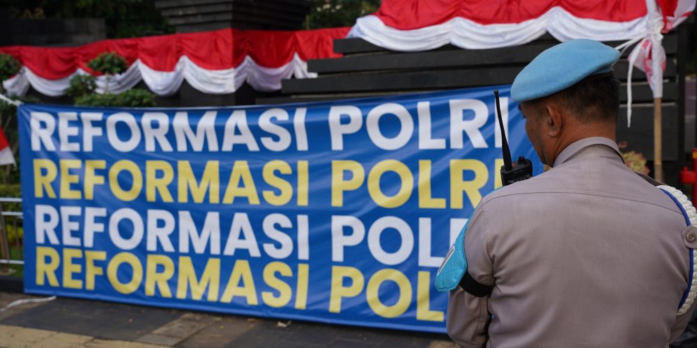 KEPOLISIAN ALAT NEGARA BUKAN ALAT REPRESI PENGUASA DAN PEMODAL: KEKERASAN DAN PELANGGARAN HAM YANG TERUS MENJADI POLA