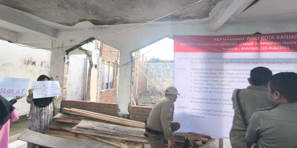 Pelarangan dan Pembekuan Aktivitas JAI Banjar
